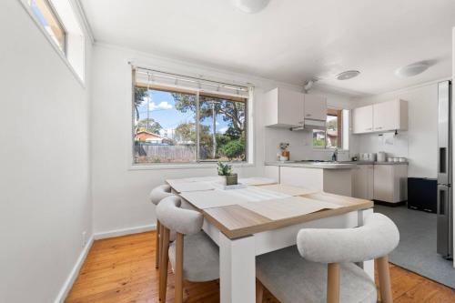 Comfortable Home for 6 - Canberra Inner North