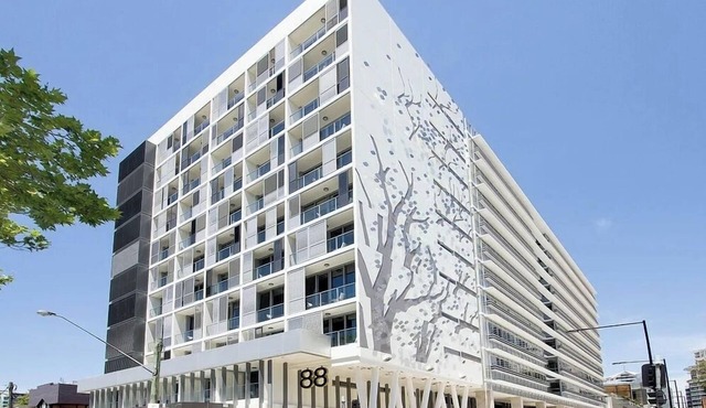 ComfortableandConvenient Rental Apt in Chatswood