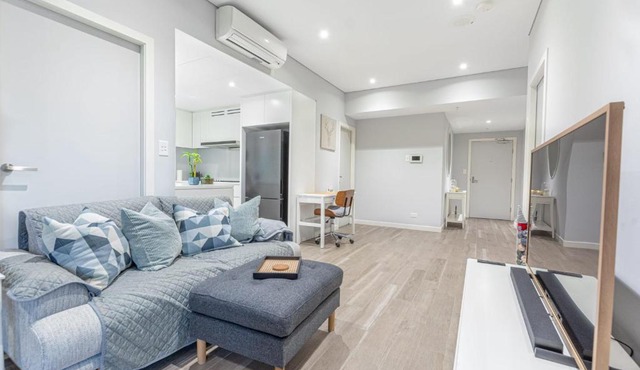 Comfy Designed 2BD w near Bennelong Bridge