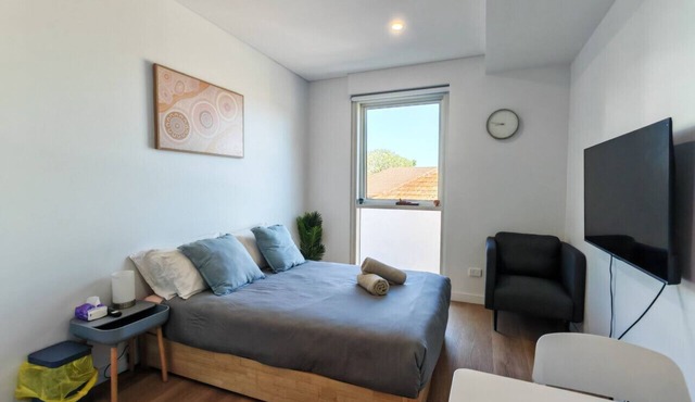 Comfy studio in Burwood