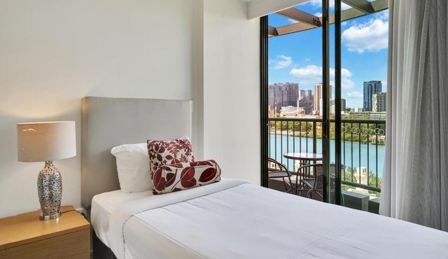 Cosmo Apartment Hotel