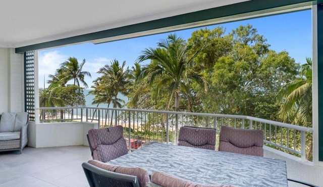 Costa Royale 3 Bedroom Beachfront Apartment 9