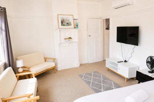 Cosy 3 Bedroom Apartment In Trendy Haberfield