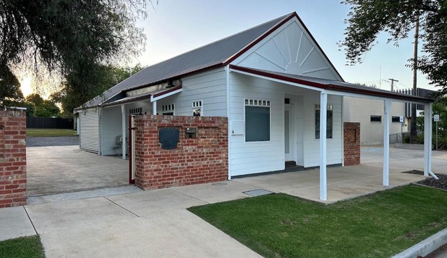 Cottage on High