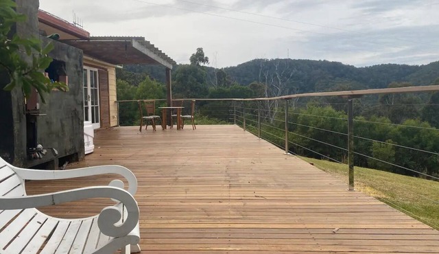 Couples Retreat the Valley view cottage, epic view