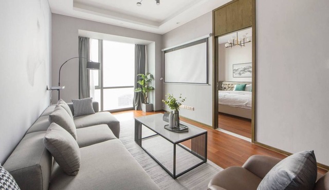 Cozy 1bed Apt. Next to Metro 2 , Kerry Center, Jing'An Temple / Park & Retails