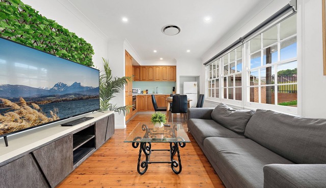 Cozy 5BR Family Home at St Marys
