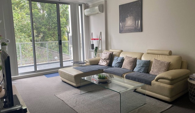 Cozy Modern Home With Free parking