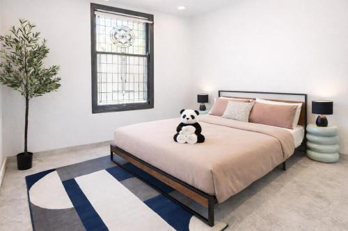 Cozy Spanish-Inspired Stay in Liverpool CBD