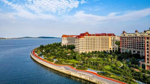 Crowne Plaza QingdaoOriental Movie Metropolis by IHG