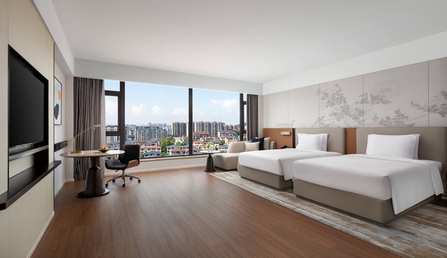 Crowne Plaza Xiangyang Fuchun Lakeside by IHG