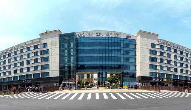 Crystal Hotel Huafa Ice and Snow World