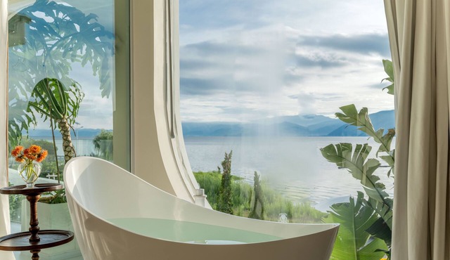 Dali Nest Secret Garden Lake View Inn