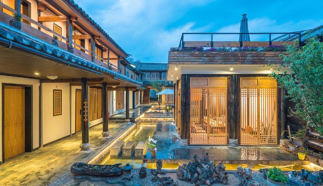 Dali Shaxi Qing Jing Courtyard