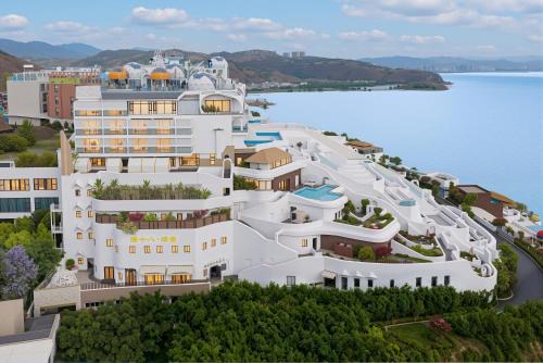 DaLi YanYun Sea View Holiday Hotel