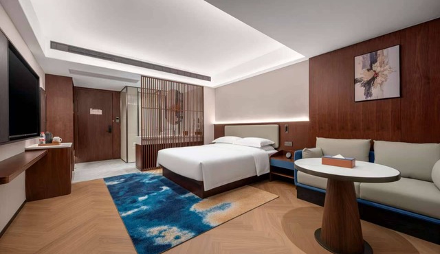 Days Hotel by Wyndham Fuyang Linquan