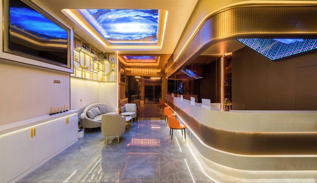 Dequan Luxury CBD Hotel