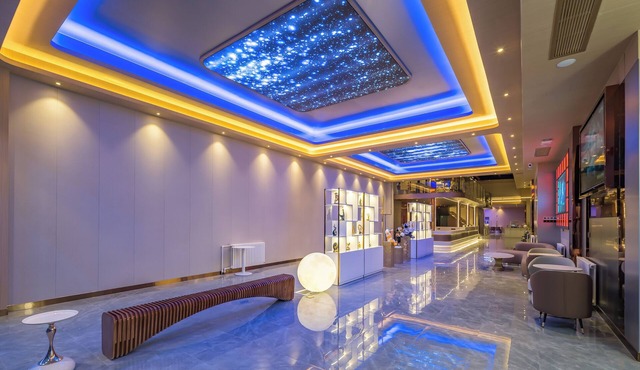 Dequan Luxury HuaYuan Hotel