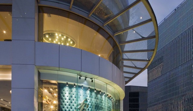 DeRUCCI Hotel