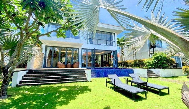 Desirable Beach Pool Villa