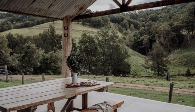Devon Downs - Off Grid, 2BDRM Cabin, Farm escape