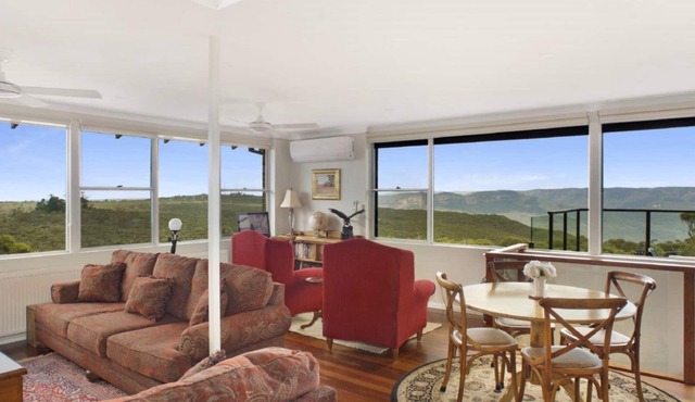 Donlen Cottage Wentworth Falls 180 Degree Views