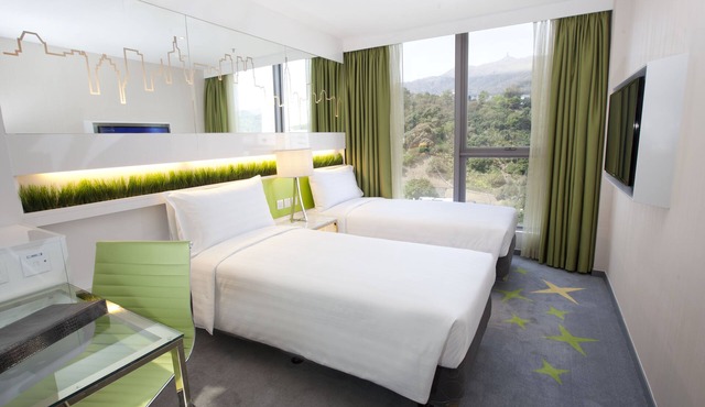 Dorsett Room with twin bed - Free Wifi+Pool+Gym