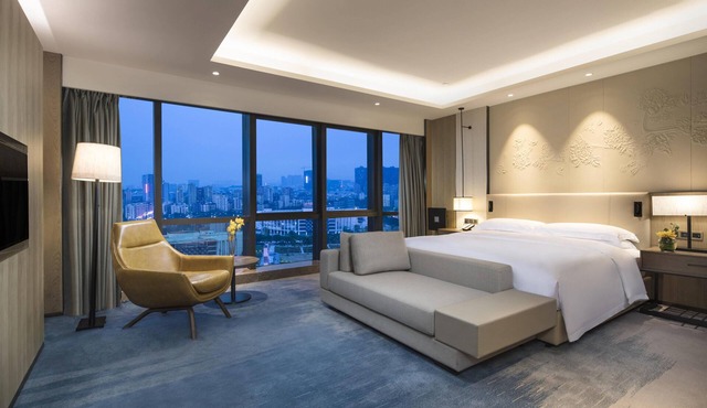 DoubleTree by Hilton Hotel Shenzhen Longhua