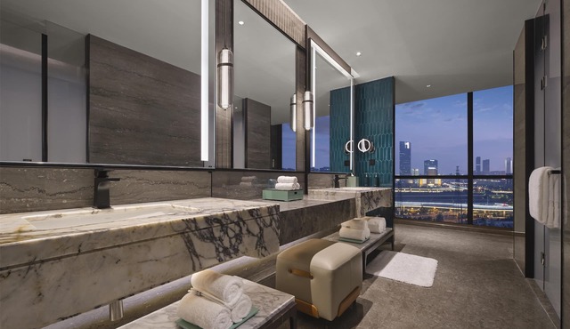 DoubleTree By Hilton Zhengzhou East