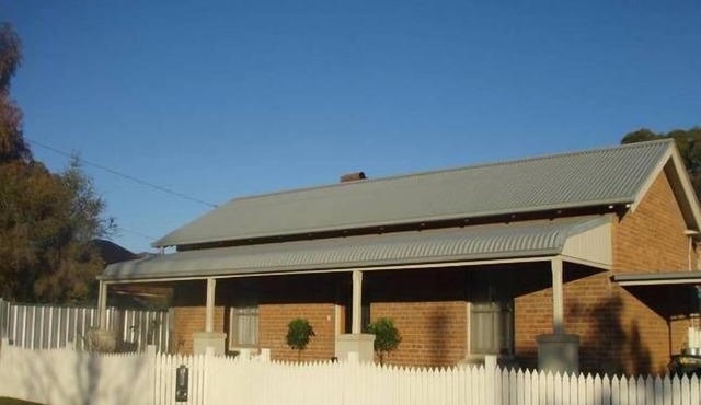 'Douro Cottage' - close to town
