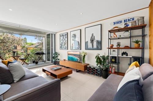 Drews Bondi Beach Pad Music Inspired