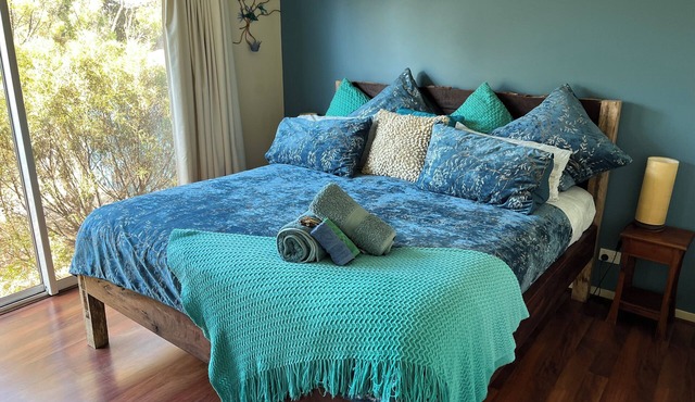 Driftaway -WIFI, NETFLIX, pet friendly, Comfort + Undercover deck with hammock