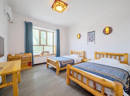 Dunhuang Hu Yang Inn