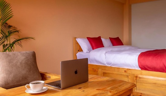 Eagle Nest Hotel