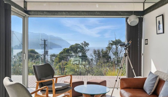 Eaglehawk Pavilions One – Coastal Retreat with Ocean Views