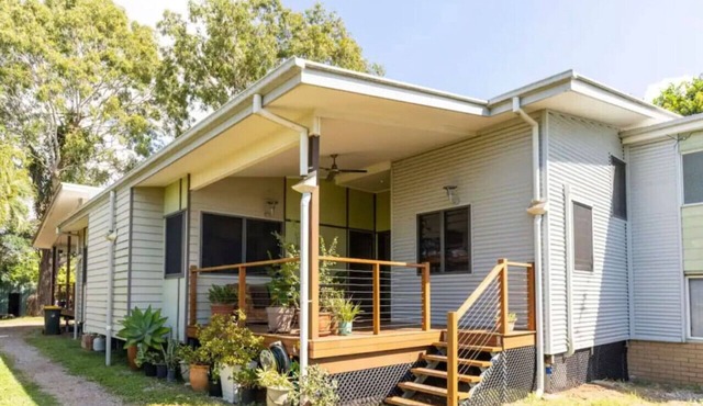Eagles Nest Two Bed Home Nudgee Beach