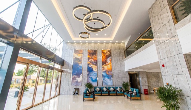 Ease Cloud Hotel