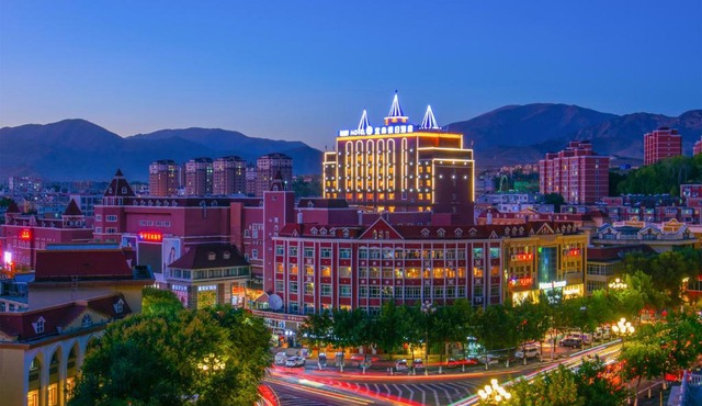 Eason Holiday Hotel