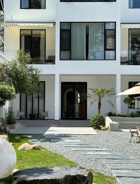 Eden Yard Boutique Hotel