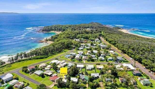 Elanora ~ Original Beach Cottage