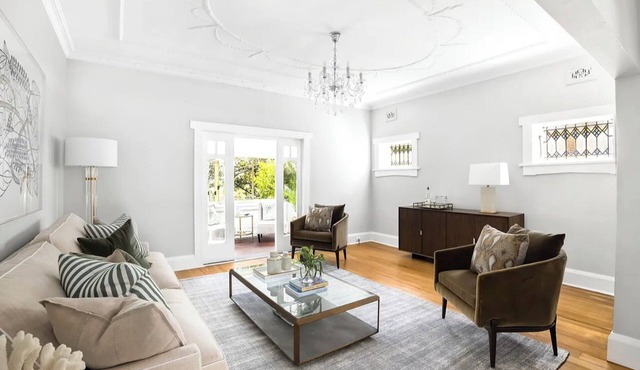 Elegant Eastern Suburbs Residence - close to beaches and CBD