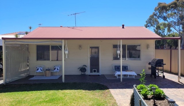 Enjoy a relaxing stay at this cosy one bedroom granny flat near the sea
