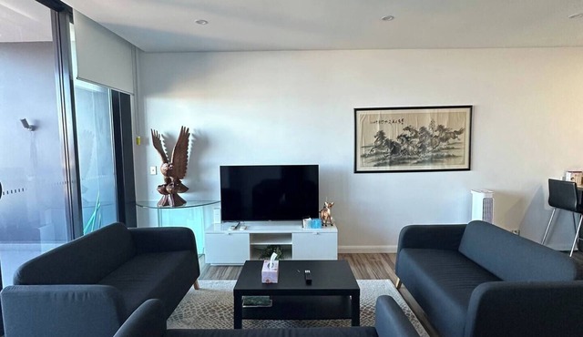 Entire 2BR Cozy Apartment near Beach and Shopping mall