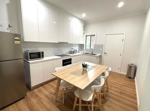 Entire Home Cozy at Bankstown