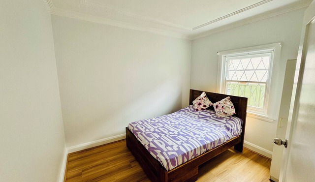 Entire home in Rockdale, Australia 6 guests2 bedrooms3 beds1 bath