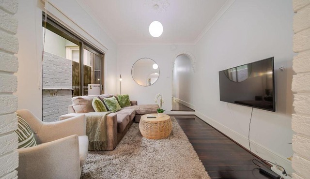 Erskineville Courtyard Escape