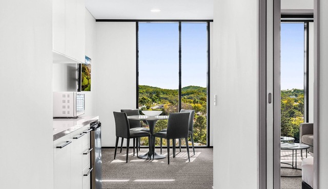 Essence Suites Taringa