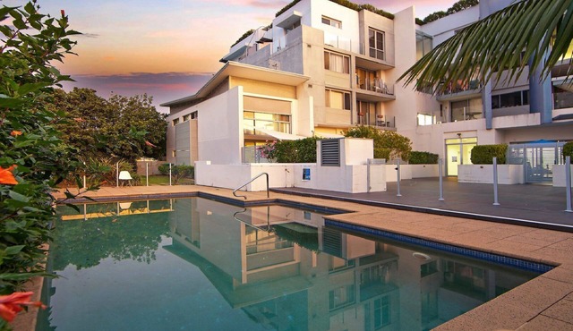 Ettalong Beach - Poolside Luxury. Family, pet friendly property 200m from beach.