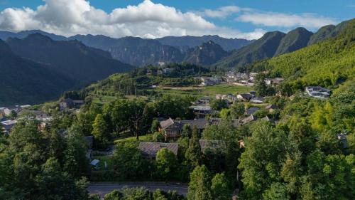 Evergreen Forest Retreat Zhangjiajie, Middle Gate of Zhangjiajie National Forest Park , Luxury Nature Escape , Free Pick-up ,Travel itinerary