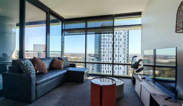 Executive Two-Bedroom Apartment in Olympic Park